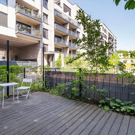 Blueground Smichov Private Terrace Rooftop Prg-106 Appartement